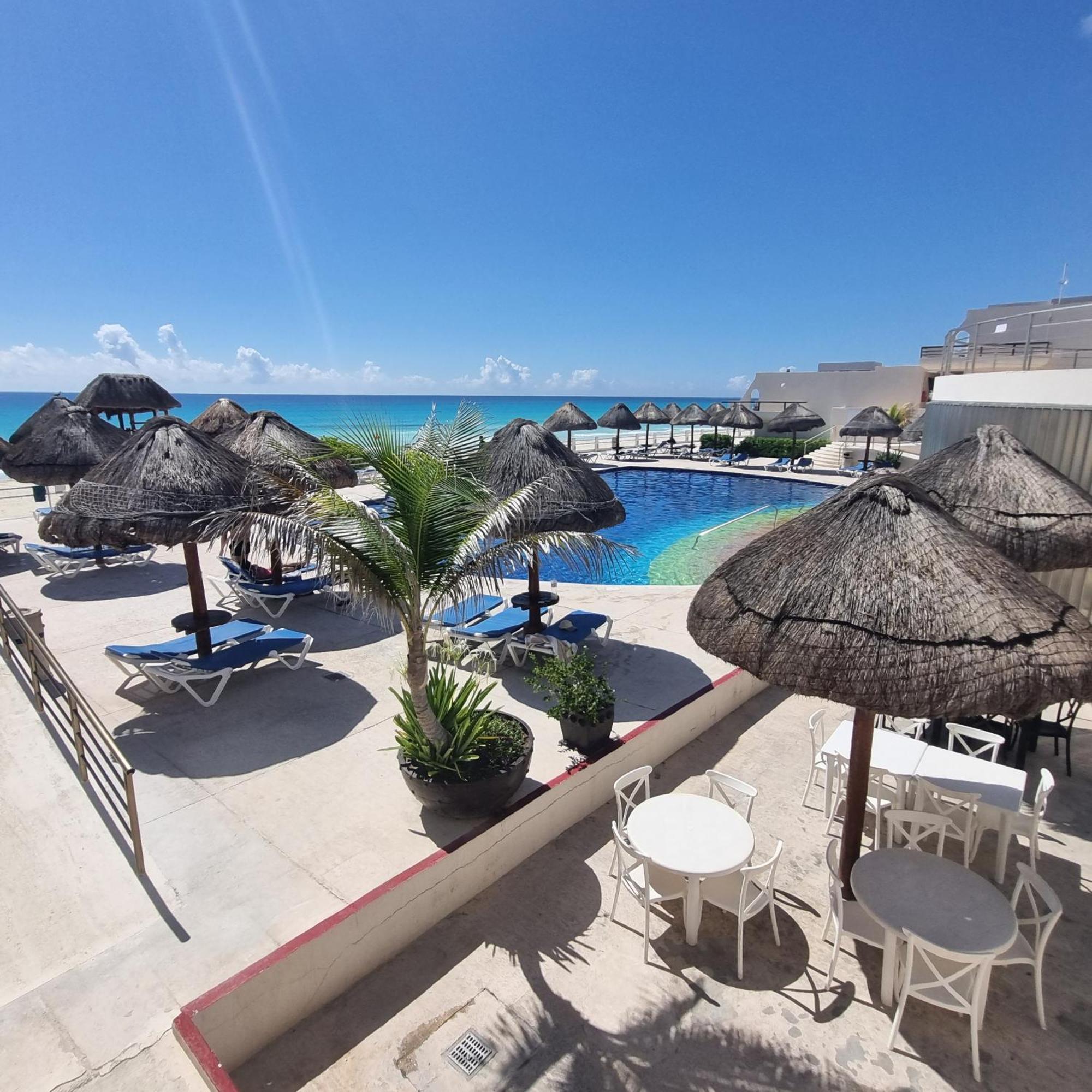 Ocean front Villa, best locacion in hotel zone Cancún Exterior foto